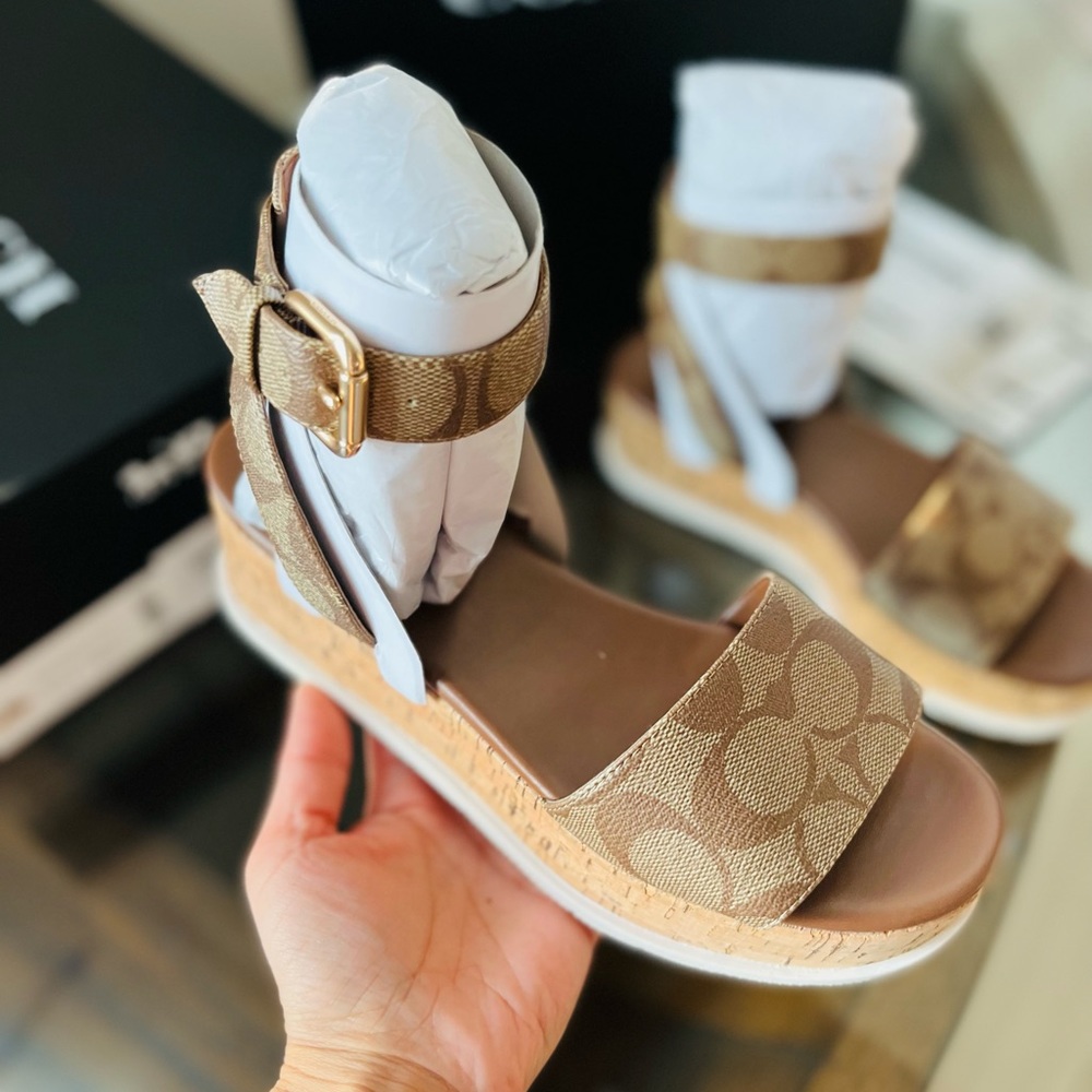 Coach Talulah Signature Khaki saddle Sandal 5.5